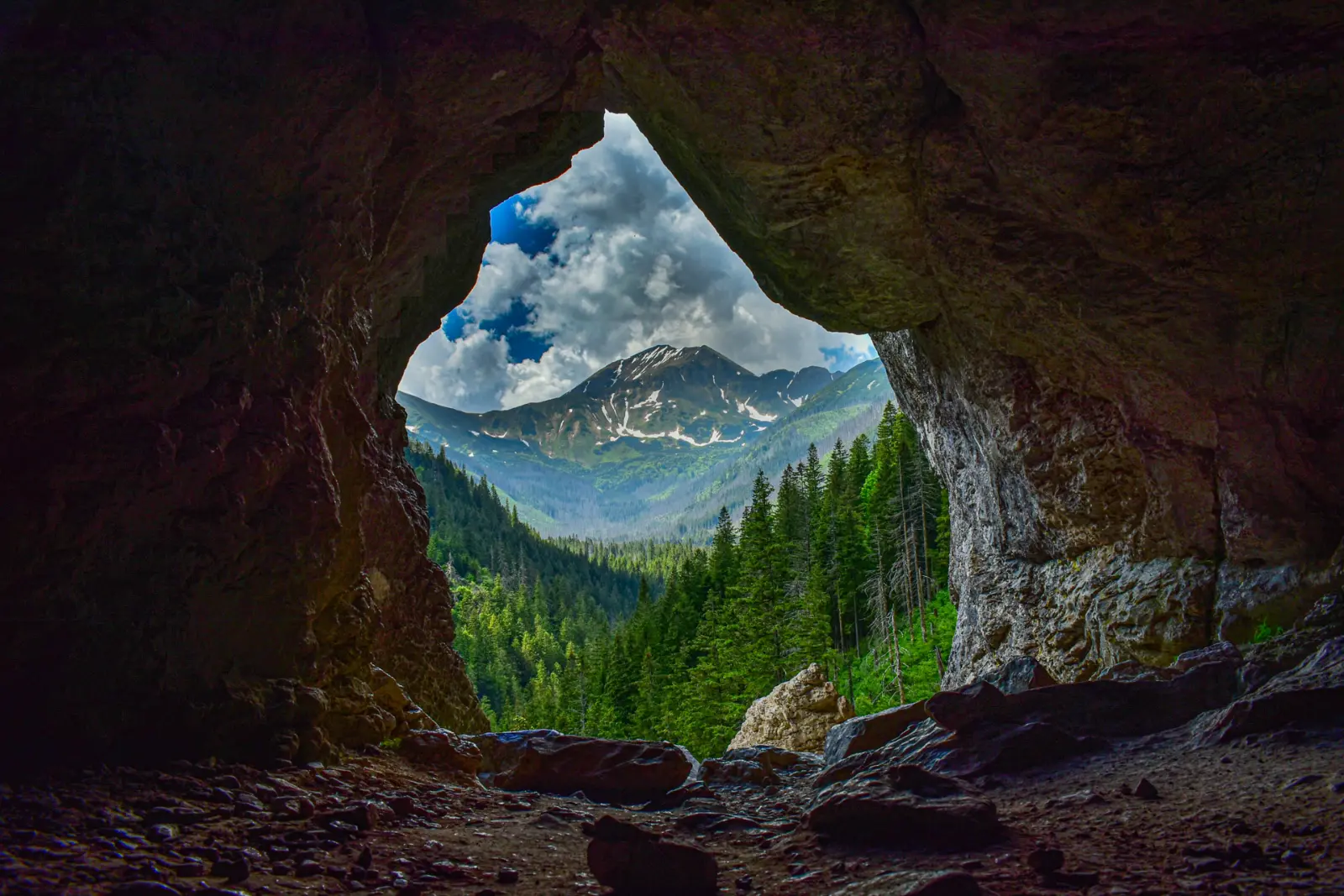 Tatras beyond Krupówki — valleys, Giewont and Podhale